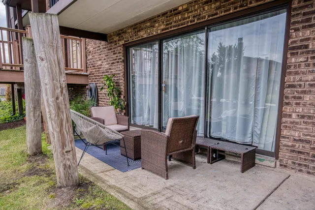 $220,000 | 47 West Pier Drive, Unit 102, Westmont, IL 60559