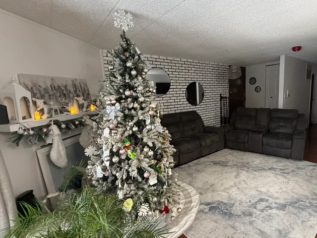 $220,000 | 47 West Pier Drive, Unit 102, Westmont, IL 60559