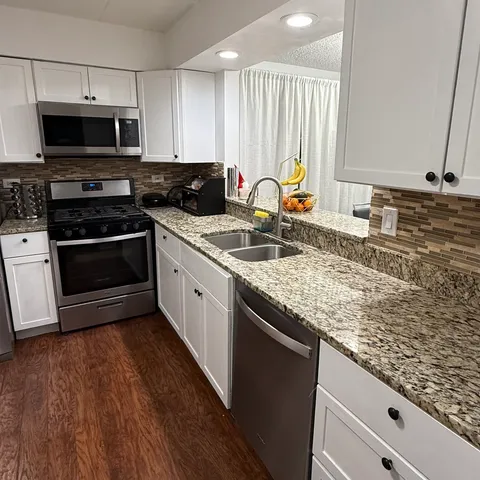 $220,000 | 47 West Pier Drive, Unit 102, Westmont, IL 60559