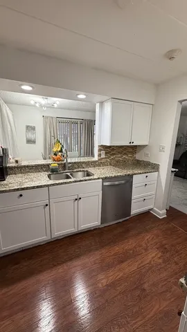 $220,000 | 47 West Pier Drive, Unit 102, Westmont, IL 60559