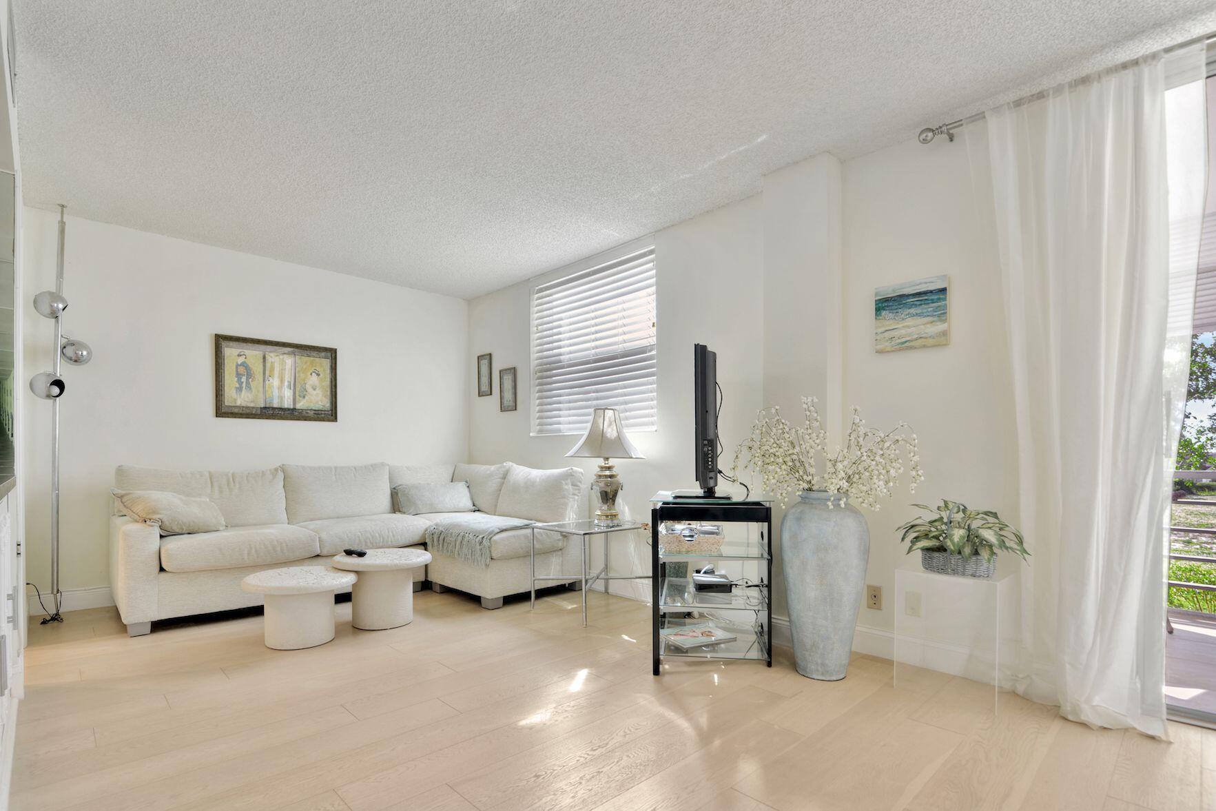 6461 Northwest 2nd Avenue, Unit 210 Boca Raton, FL 33487 - Photo 6 of 40 6461 NW 2nd Ave PIC 7