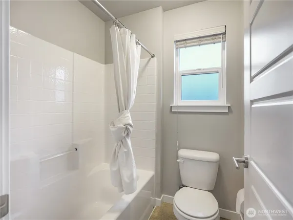 $900,000 | 3729 133rd Place Southwest, Lynnwood, WA 98087