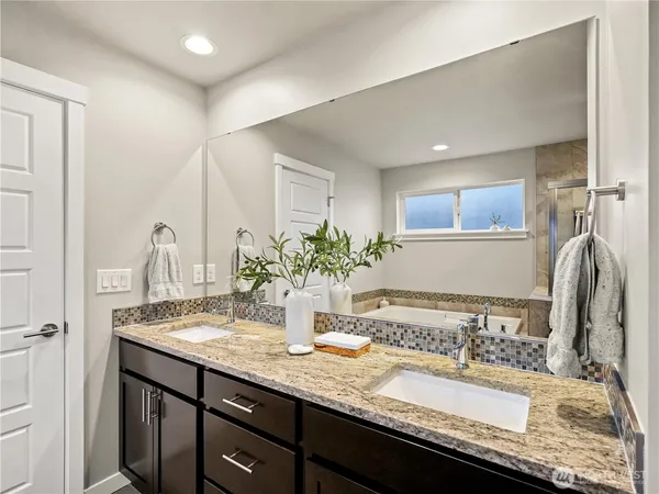 $900,000 | 3729 133rd Place Southwest, Lynnwood, WA 98087