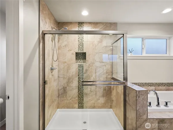 $900,000 | 3729 133rd Place Southwest, Lynnwood, WA 98087