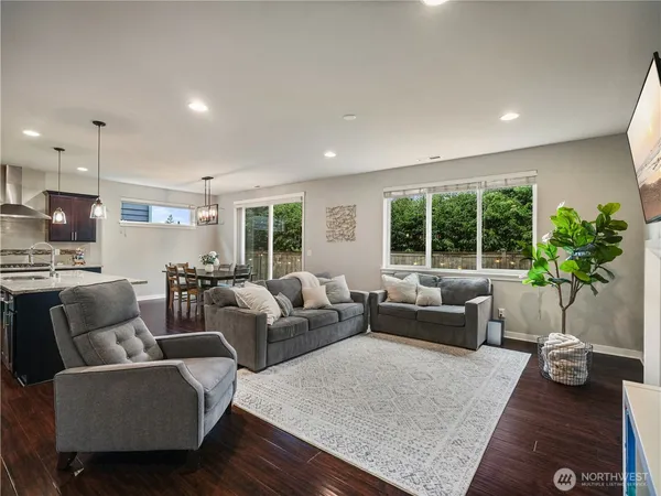 $900,000 | 3729 133rd Place Southwest, Lynnwood, WA 98087