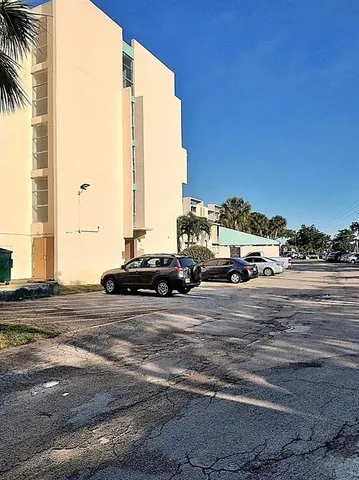 $1,395 | 2017 Northwest 46th Avenue, Unit 409A, Lauderhill, FL 33313