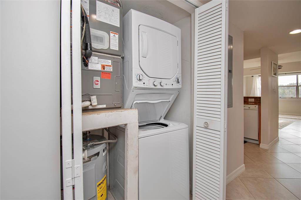 9500 Southwest 3rd Street, Unit 248 Boca Raton, FL 33428 - Photo 32 of 47 a view of walk in closet with window