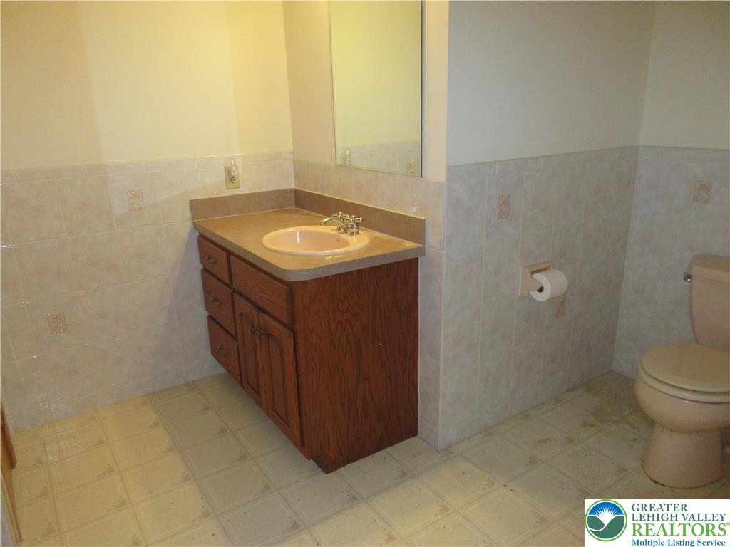 3416 Teel Road Danielsville, PA 18038 - Photo 14 of 23 Full bath