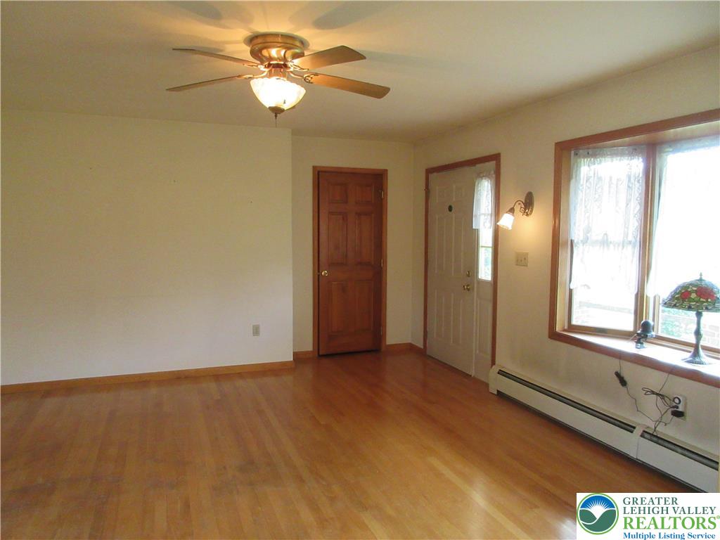 3416 Teel Road Danielsville, PA 18038 - Photo 8 of 23 Living room