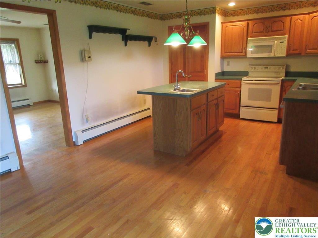 3416 Teel Road Danielsville, PA 18038 - Photo 9 of 23 Kitchen island