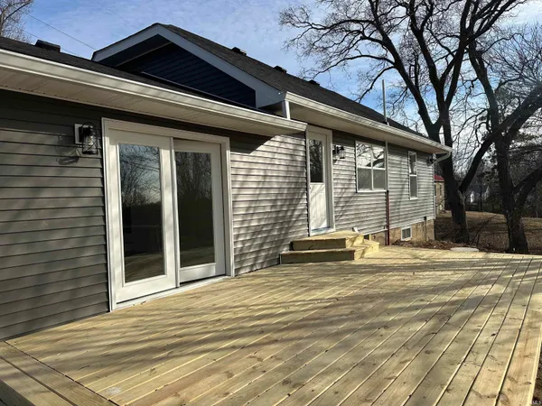 $269,900 | 1201 North St Road, Bloomfield, IN 47424