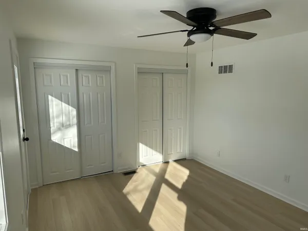 $269,900 | 1201 North St Road, Bloomfield, IN 47424