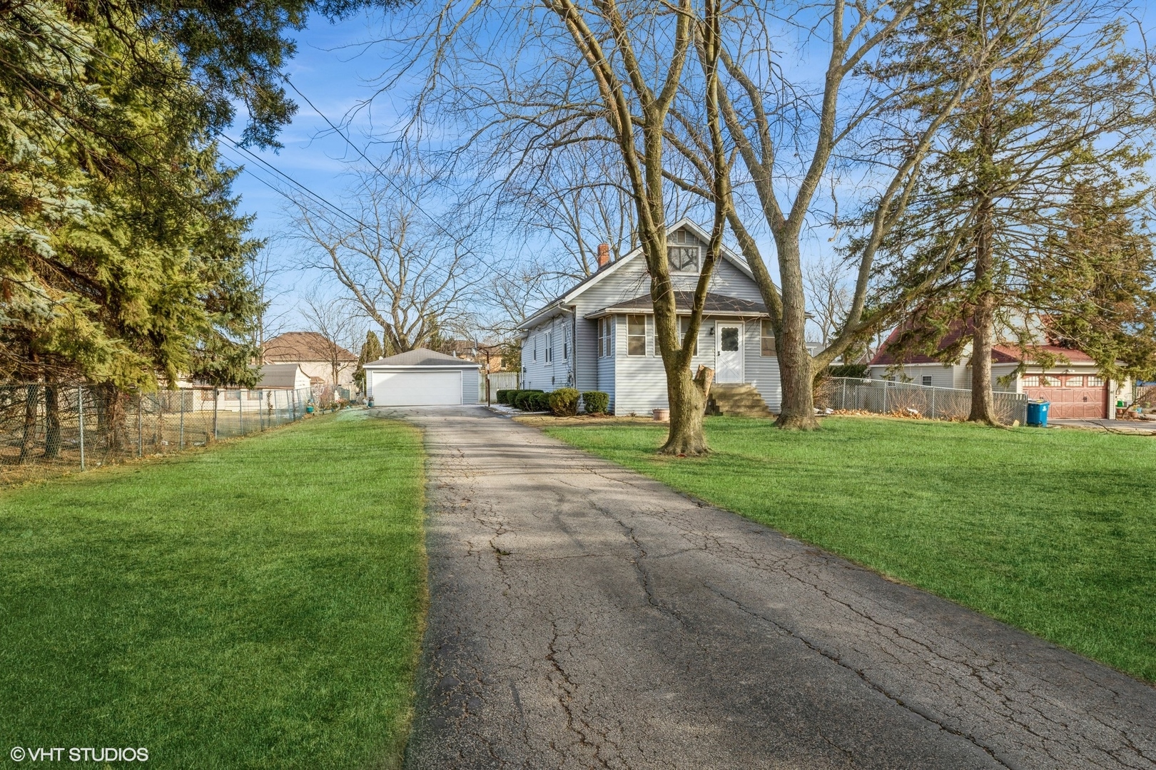 17 North Westgate Road Mount Prospect, IL 60056 - Photo 2 of 15