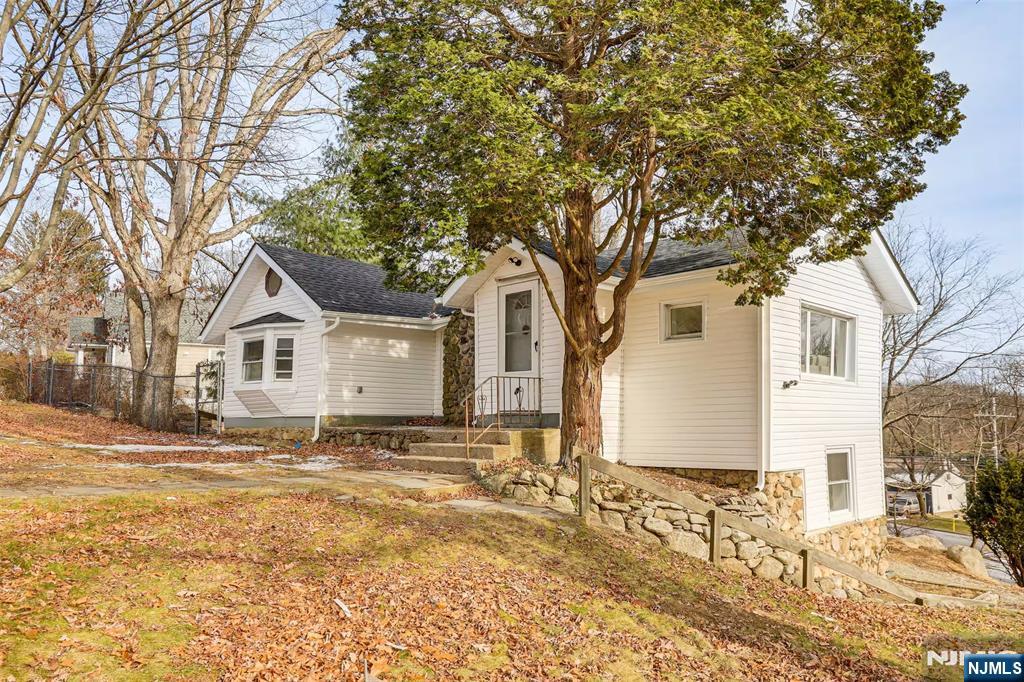10 Ridge Road Stanhope, NJ 07874 - Photo 2 of 11