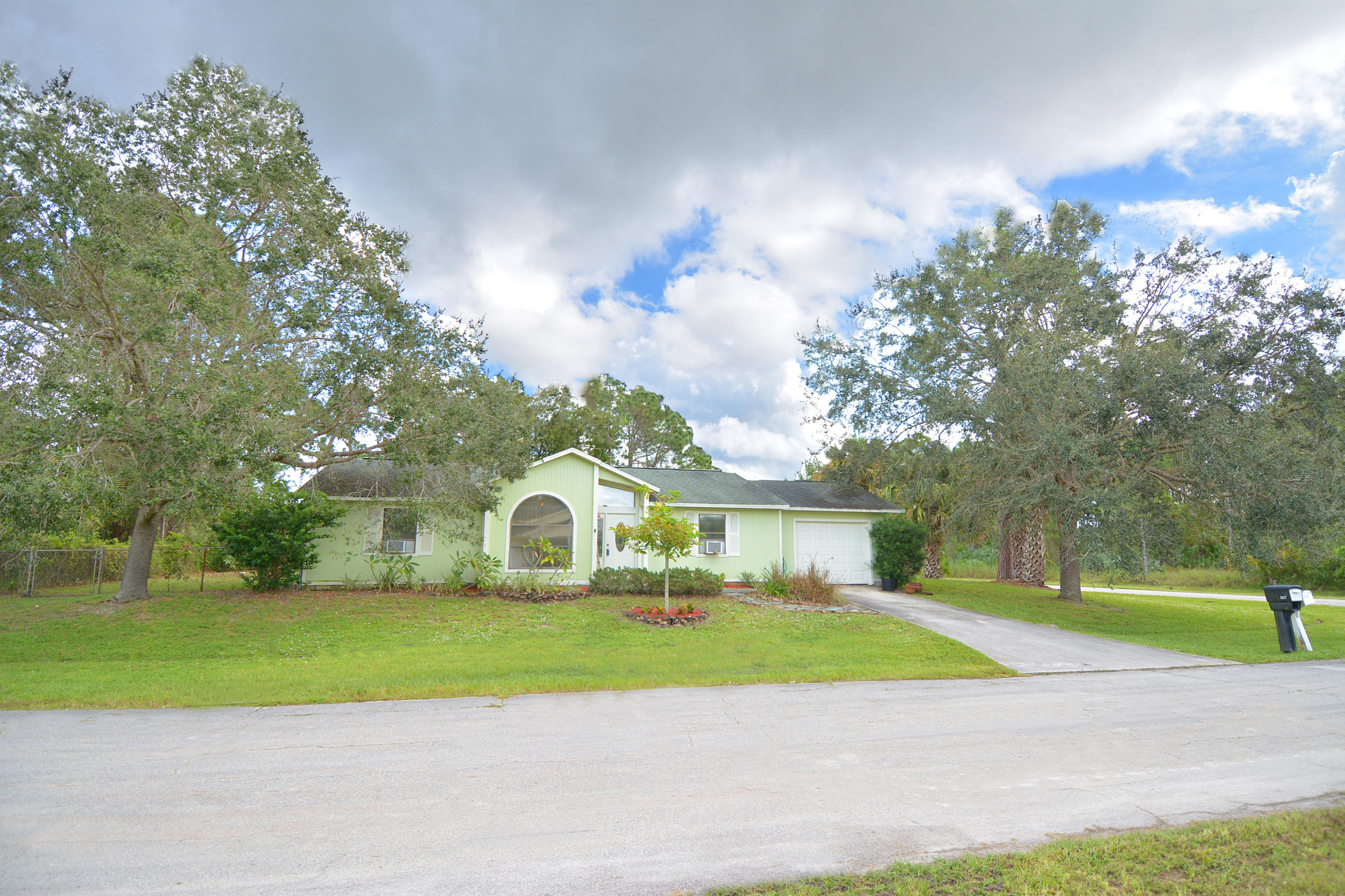 854 Southwest Andrew Road Port St. Lucie, FL 34953 - Photo 2 of 35 C 2017 MBP 110917 854 SW Andrew Rd, PSL