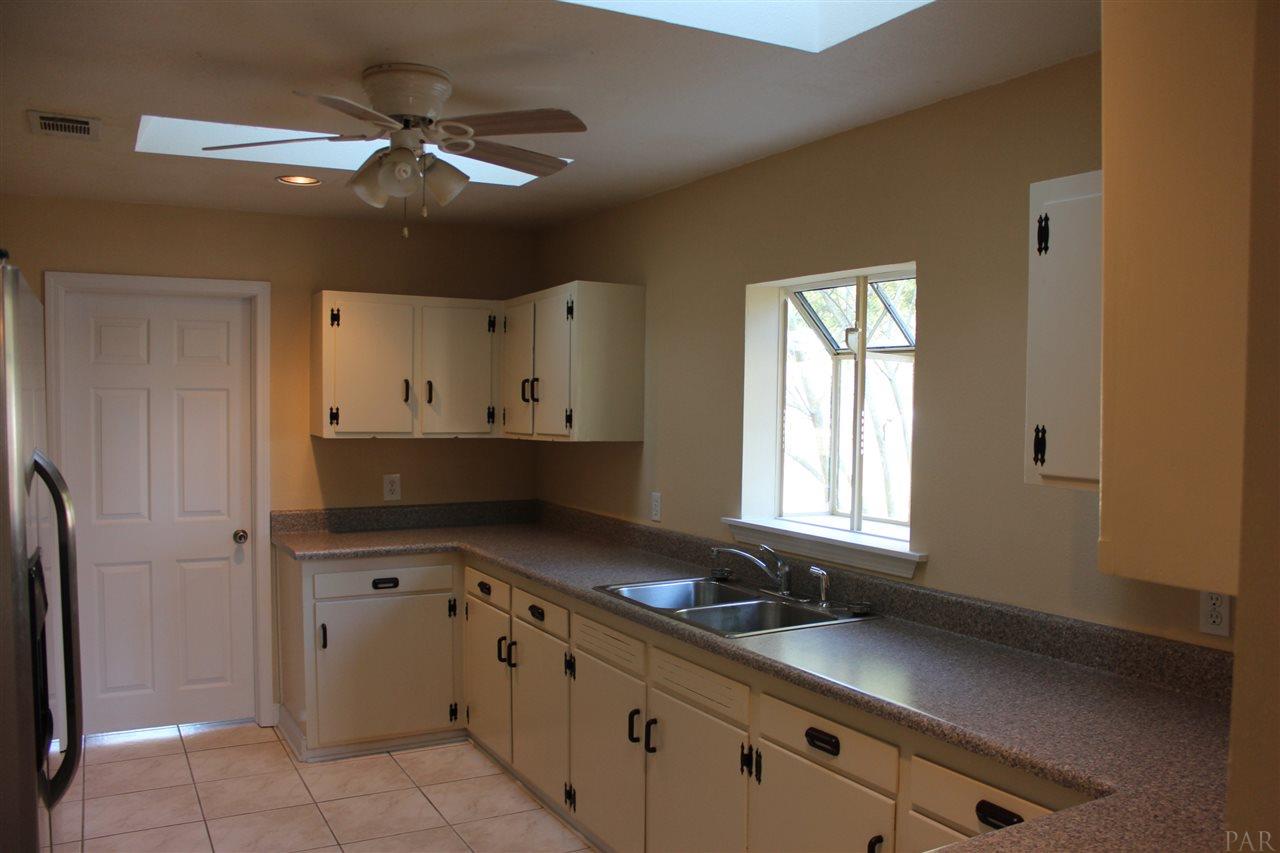 1032 Muscogee Road Cantonment, FL 32533 - Photo 8 of 23