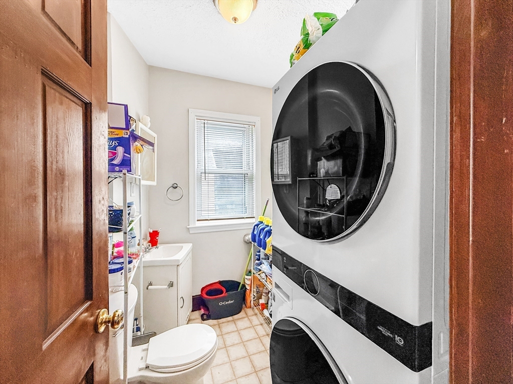 19 Moore Street Winthrop, MA 02152 - Photo 31 of 42