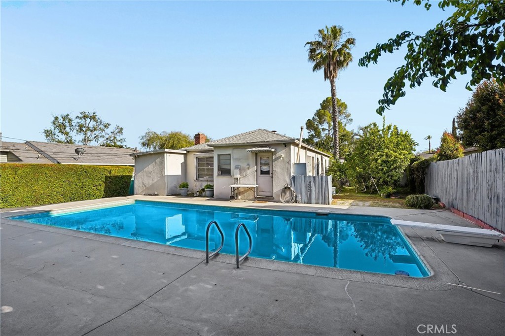 2209 Queensberry Road Pasadena, CA 91104 - Photo 29 of 44 a view of backyard with swimming pool and outdoor seating