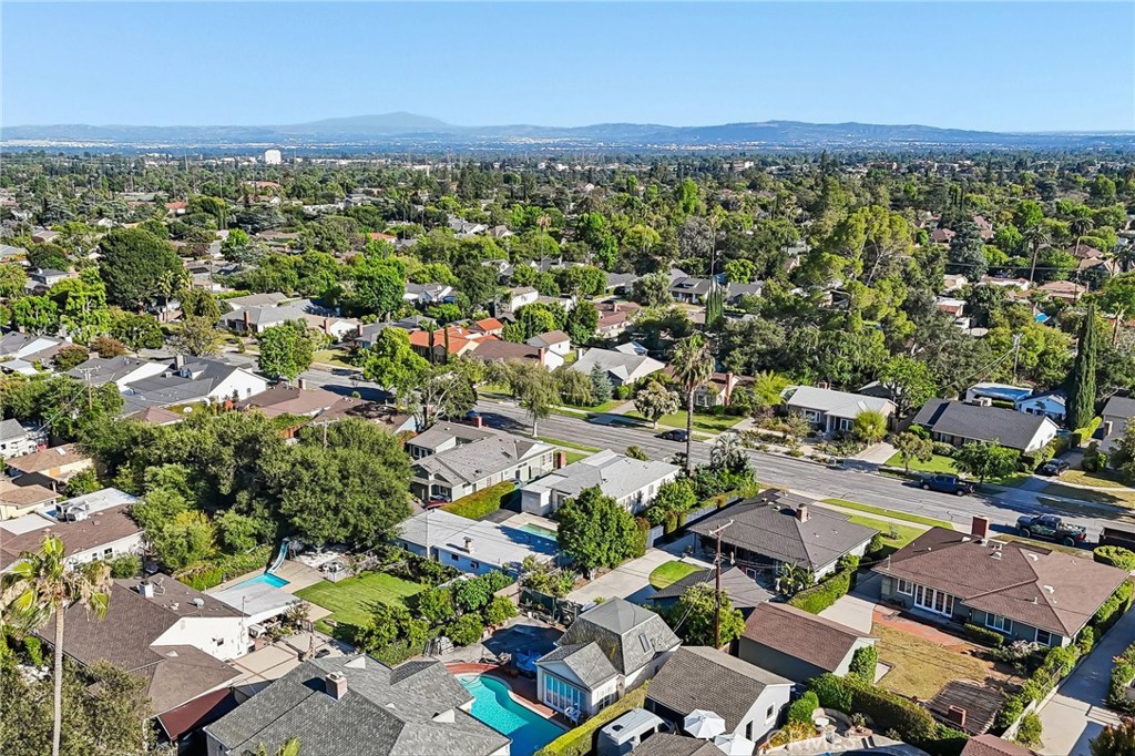 2209 Queensberry Road Pasadena, CA 91104 - Photo 35 of 44 an aerial view of a houses with a lake view