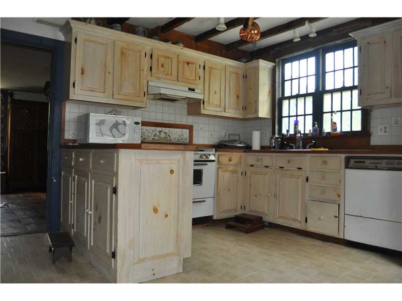 36 Johnson Road Foster, RI 02825 - Photo 3 of 11 Kitchen.