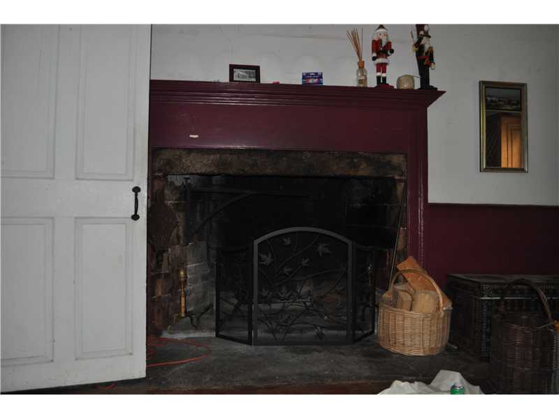 36 Johnson Road Foster, RI 02825 - Photo 4 of 11 Living Room.