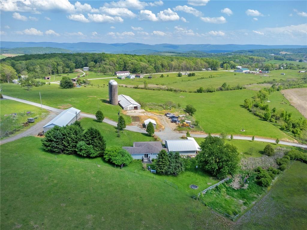 599 Brown Road Acme, PA 15610 - Photo 4 of 37