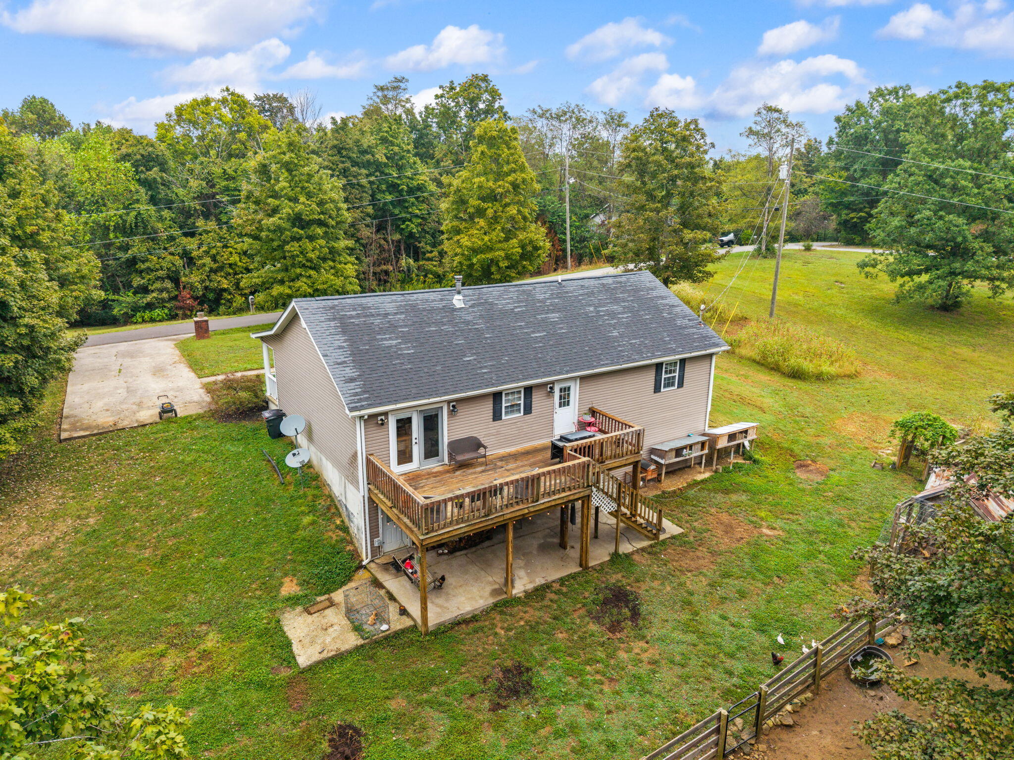 460 Whites Ridge Road Parksville, KY 40464 - Photo 4 of 32 10-web-or-mls-DJI_20260923111555_0024_D