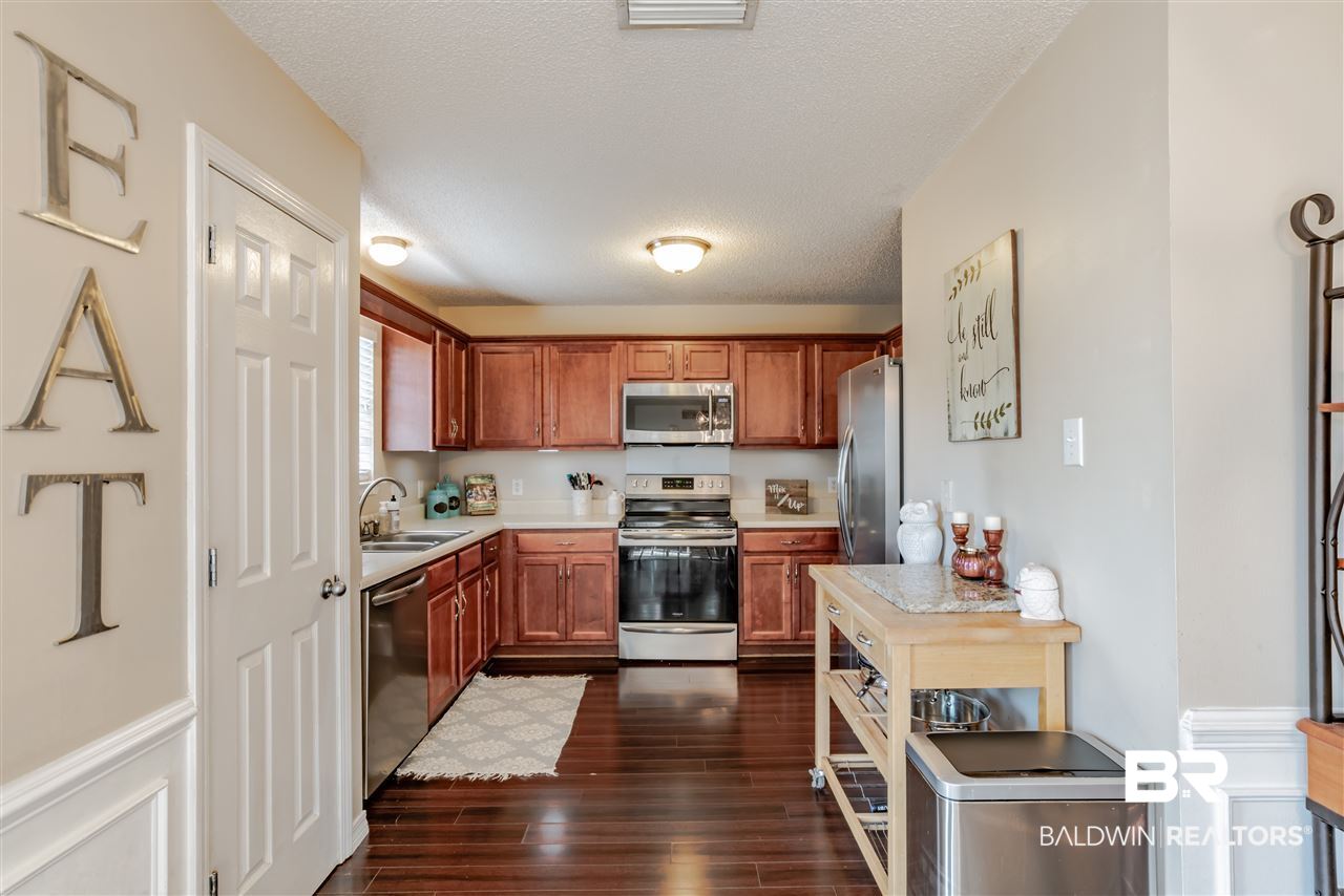 1849 Kendall Court Mobile, AL 36695 - Photo 2 of 24