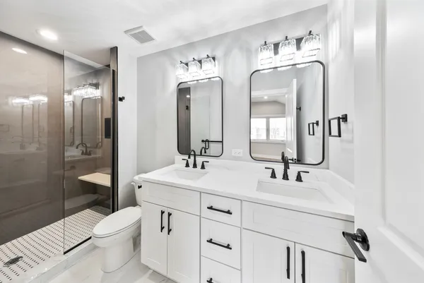 $649,500 | 6639 South Langley Avenue, Chicago, IL 60637