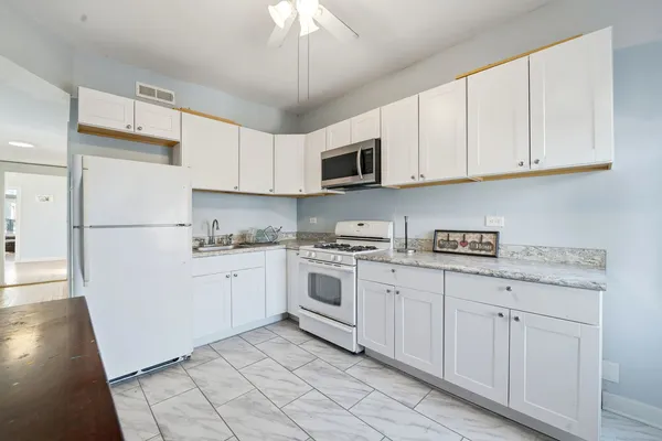 $2,500 | 1637 South St Louis Avenue, Unit 2, Chicago, IL 60623