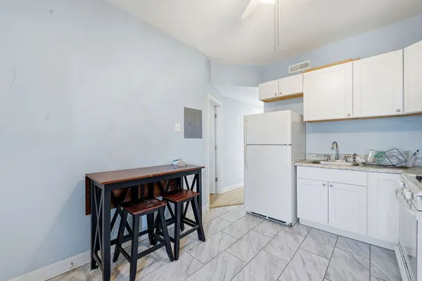 $2,500 | 1637 South St Louis Avenue, Unit 2, Chicago, IL 60623