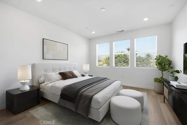 $1,077,281 | 2352 Channel Drive, Unit 105, Ventura, CA 93003