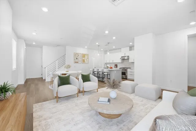 $1,077,281 | 2352 Channel Drive, Unit 105, Ventura, CA 93003