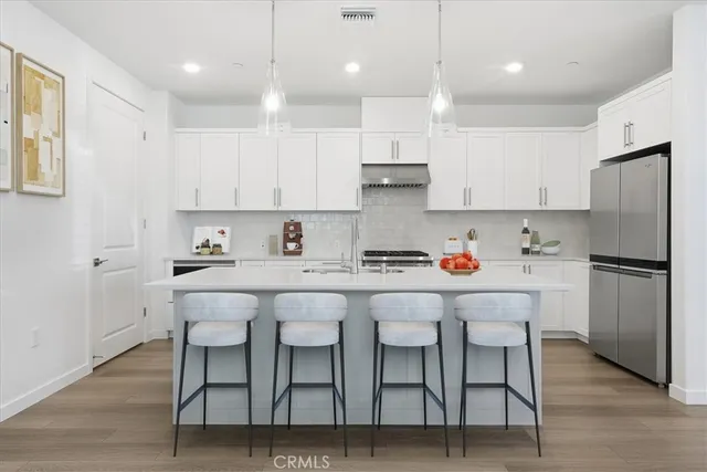 $1,077,281 | 2352 Channel Drive, Unit 105, Ventura, CA 93003