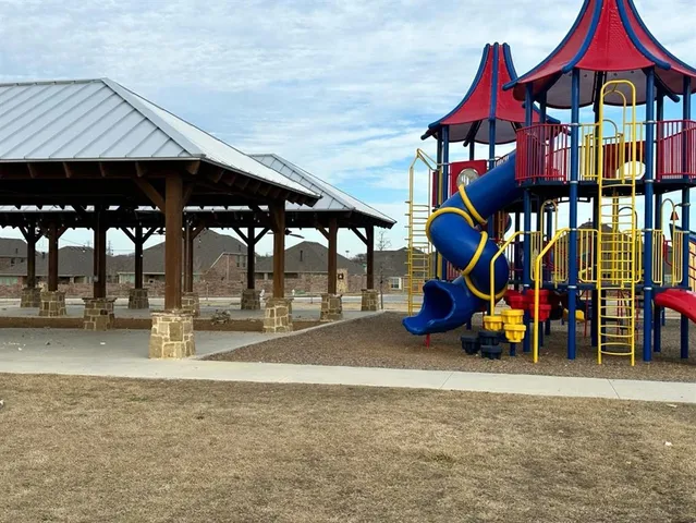 a view of a house with entertaining space