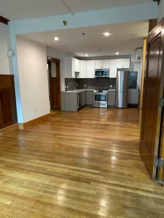 $2,200 | 4 Elliot Street, Unit 5, Brattleboro, VT 05301