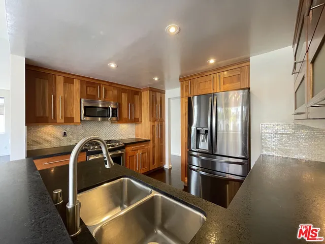 $935,000 | 1505 Purdue Avenue, Unit 202, Los Angeles, CA 90025