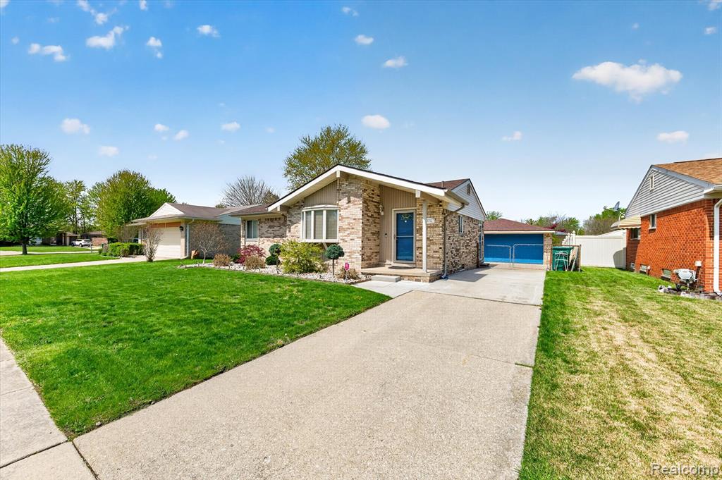 23712 Cedar Ridge Drive Romulus, MI 48174 - Photo 3 of 51 Gallery Image 3