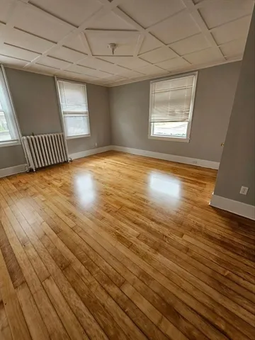 $1,650 | 468 Linden Street, Unit 2, Fall River, MA 02720