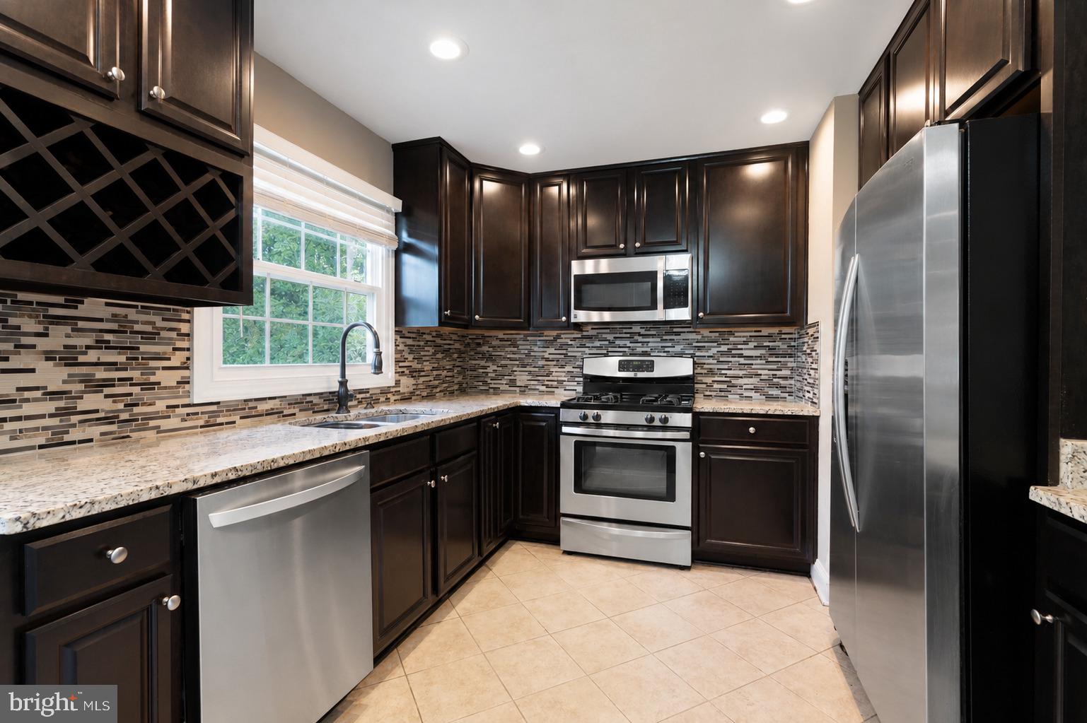 226 West Ash Road Sterling, VA 20164 - Photo 4 of 16 Kitchen