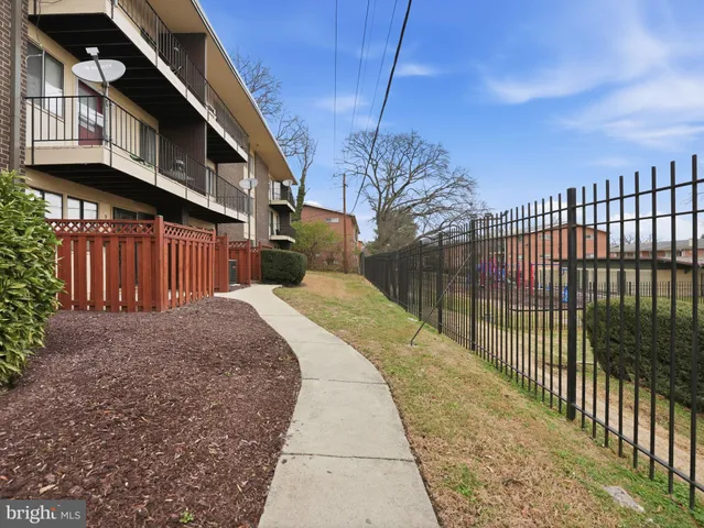 $2,150 | 3930 Stone Gate Drive, Suitland, MD 20746