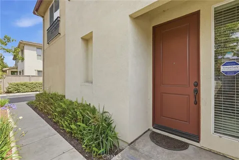 $975,000 | 12001 Jackson Square Court, Hawthorne, CA 90250
