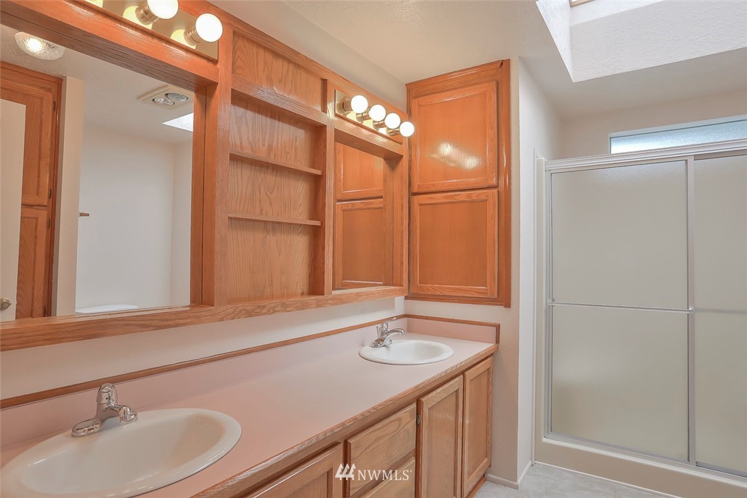 926 240th Place Southwest Bothell, WA 98021 - Photo 17 of 25