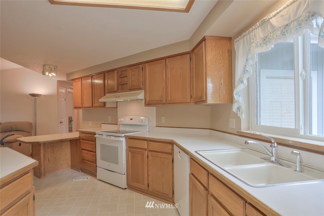 926 240th Place Southwest Bothell, WA 98021 - Photo 5 of 25
