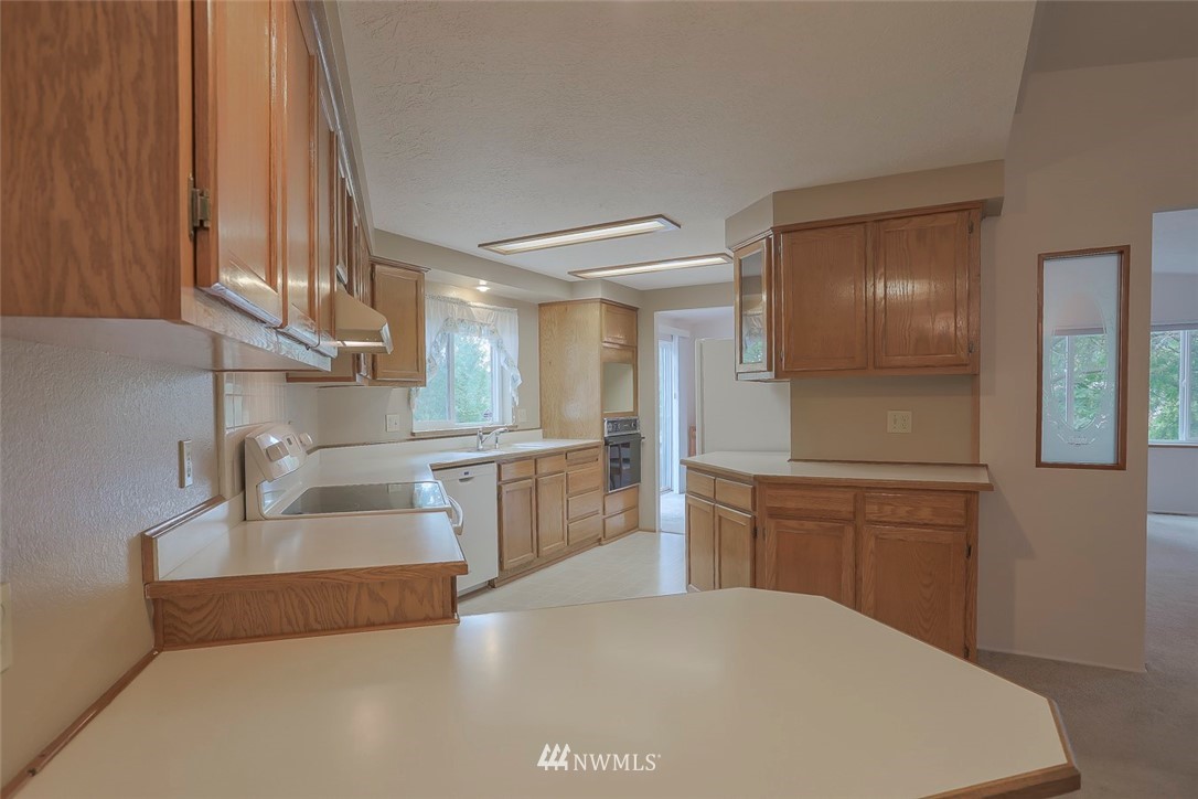 926 240th Place Southwest Bothell, WA 98021 - Photo 7 of 25