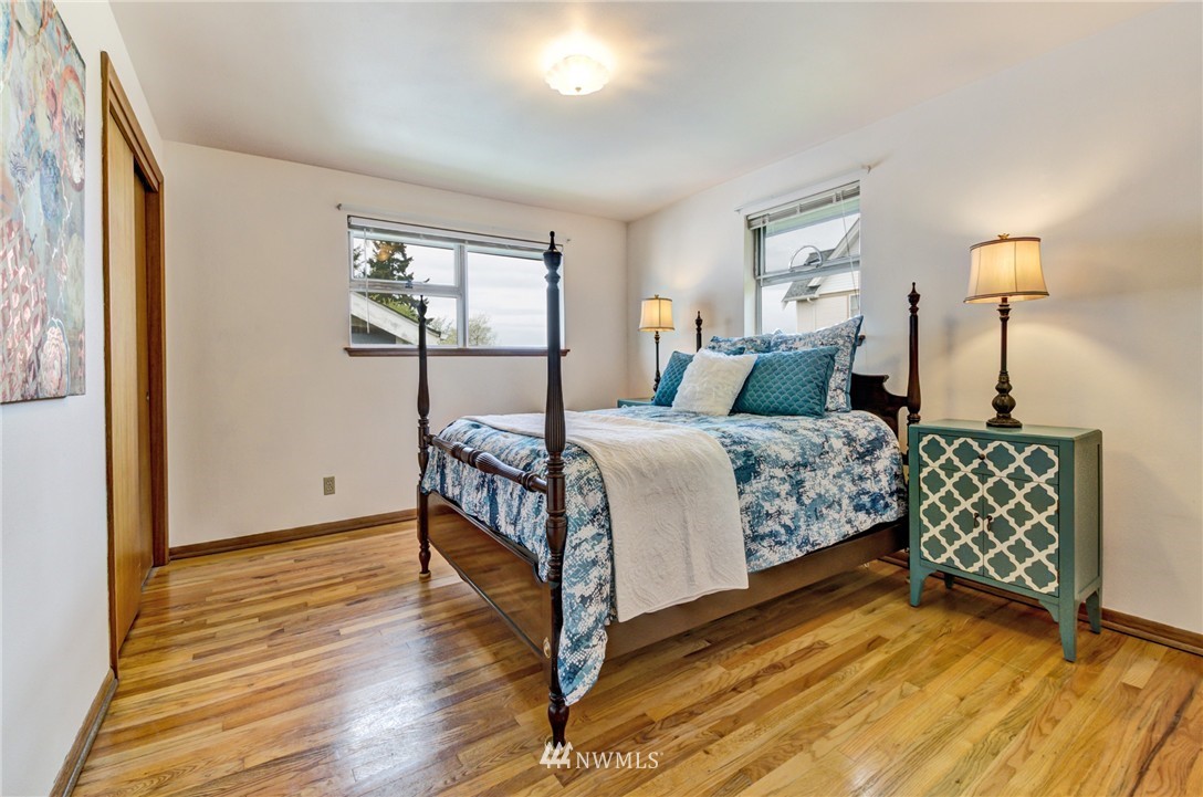 3952 Southwest Kenyon Street Seattle, WA 98136 - Photo 9 of 24 Gallery Image 9