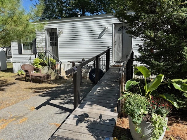 521 Forest Avenue Middletown, RI 02842 - Photo 16 of 17