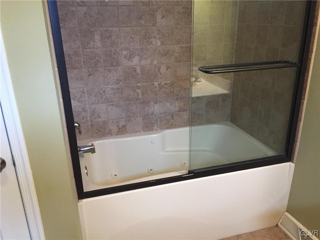 1134 Old Gate Road Northampton, PA 18067 - Photo 25 of 34 Gallery Image 25