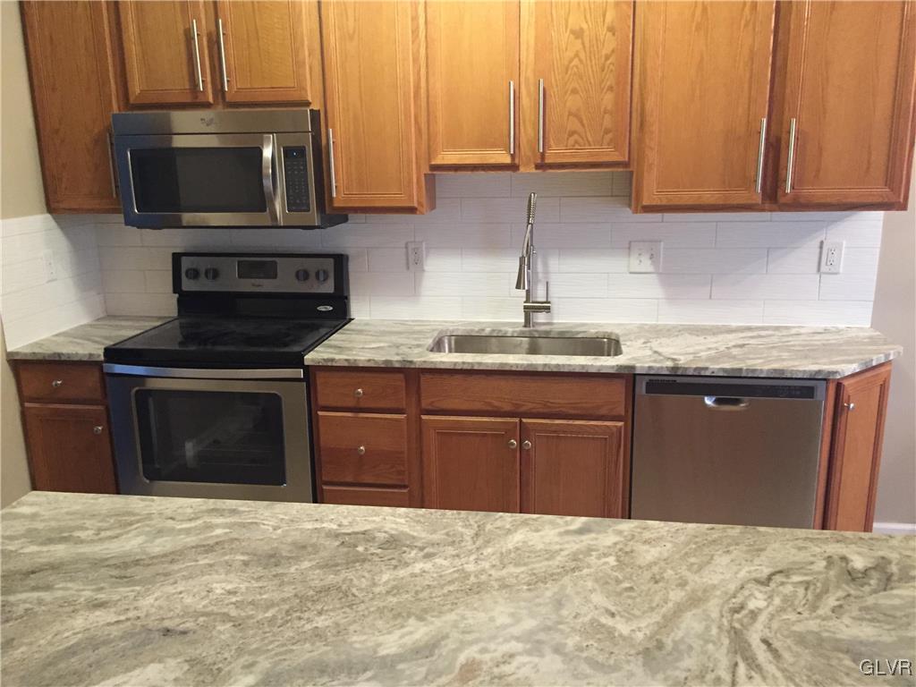 1134 Old Gate Road Northampton, PA 18067 - Photo 6 of 34 Gallery Image 6