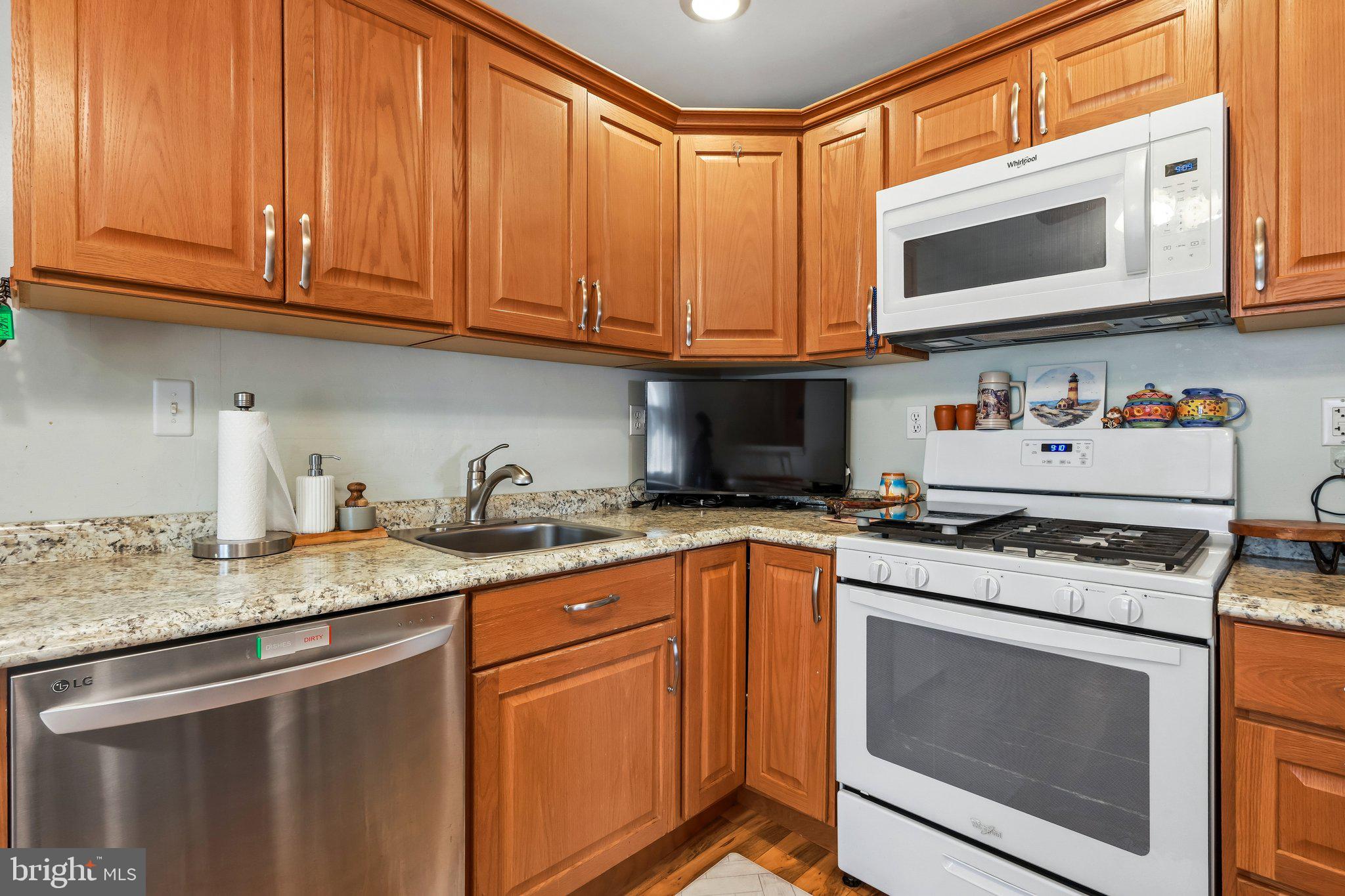 41 Edison Road Cherry Hill, NJ 08034 - Photo 9 of 26 Gallery Image 9
